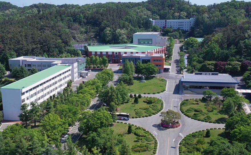 1.경북교육청, 포항제철공고 ‘마이스터고 재도약 지원사업’에 선정(기존 철강 중심에서 ‘AI_이차전지_스마트팩토리’ 융합형 교육으로 대전환!)(포항제철고등학교 전경)_01.jpg