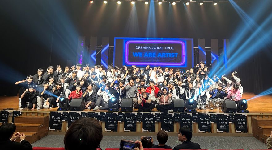영주-1-1 영주청소년예술축제 2회차 공연이 오는 8일 오후6시 영주문화예술회관에서 개최한다(지난 1회차 참가자 단체기념사진).jpg