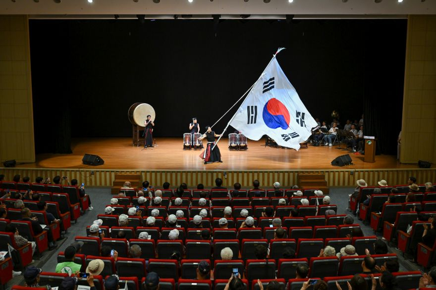 영주-1-5 영주시, 시민과 함께 광복의 기쁨 되새겨(기념식 축하공연).jpg