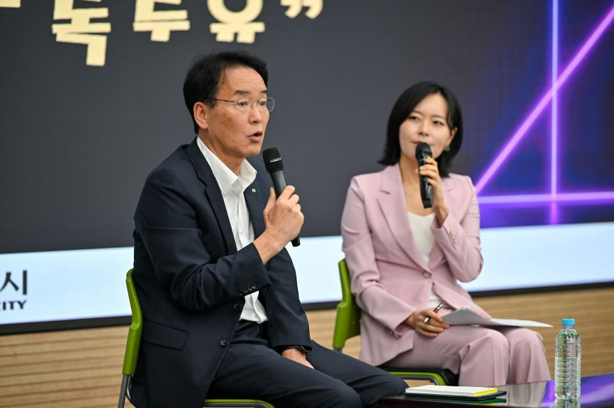 영주-1-5 황병직 영주시장 취임 50일, 시민 중심 시정 기반 다져(황병직 시장 청렴행정, 조직문화 토크콘서트).jpg