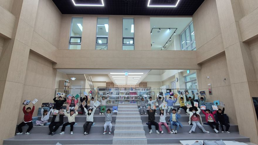 3.경북교육청, 2027년도 공간재구조화사업 대상학교 선정 추진(2025년 공간재구조화 사업_의성 안계초등학교 도서관)_01.jpg