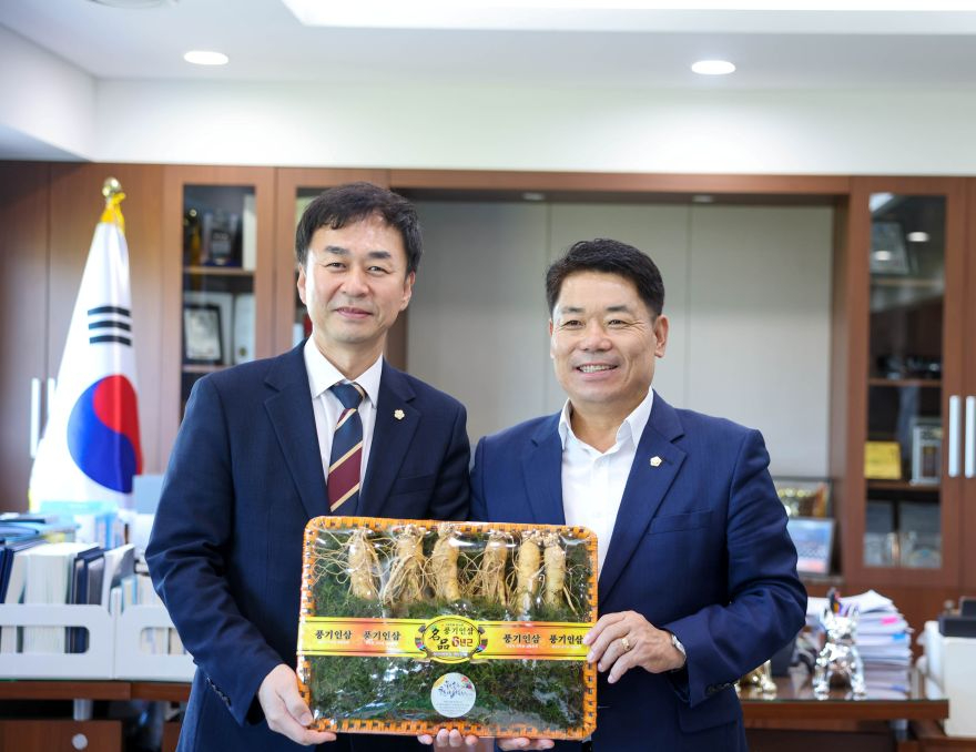 4-3. 원주시의회 수삼 전달.jpg