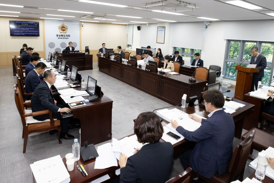 제366회 제1차 정례회 문화환경위원회.jpg