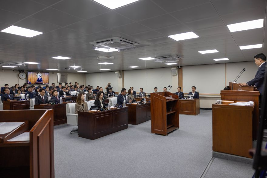 1-1. 제305회 임시회 제1차 본회의 사진.jpg