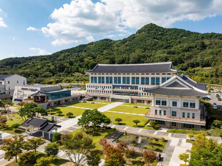 5.경북교육청, 교육공무직원 임금교섭_처우개선 병행 추진(전경사진)_02.jpg