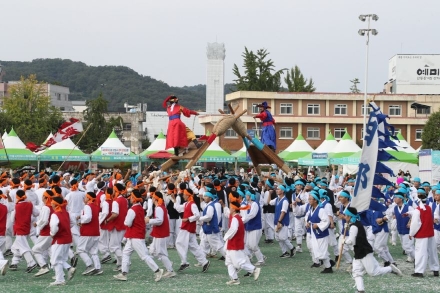 전통과 현대가 맞붙는다…차전장군노국공주축제 셋째 날 ‘절정’