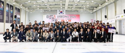 ‘컬링 메카’ 의성서 빛난 은반의 축제… 춘천시청, 국제엘리트여자컬링 ‘왕좌’ 올랐다