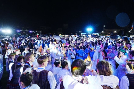 세계의 가면 아래 하나 된 안동… ‘2026 안동국제탈춤페스티벌’ 화려한 개막