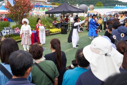 역사와 고전, 현대적 흥으로 되살아나다… 안동국제탈춤페스티벌 무대 '풍성'